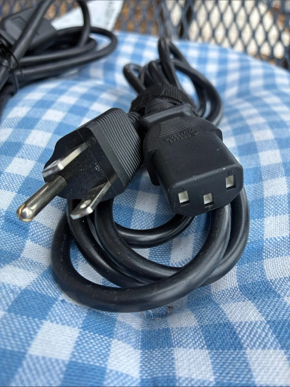 NEMA 5-15P to IEC C13 AC power cord